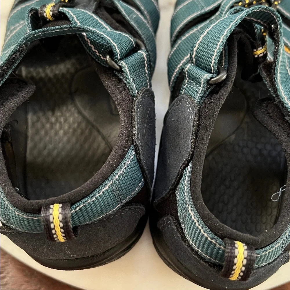 KEEN Newport H2 Waterproof Hiking Trail Hybrid Sandals Blue/Black Big Kids 5